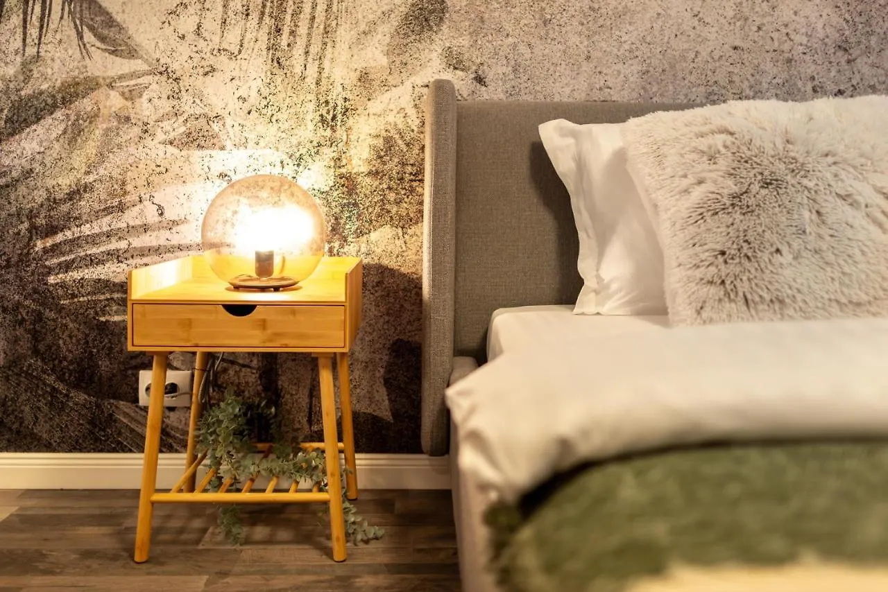 Charming Studio With Parking - The Perfect Getaway Boekarest Roemenië