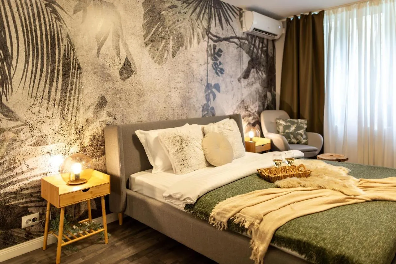 Charming Studio With Parking - The Perfect Getaway Boekarest Appartement