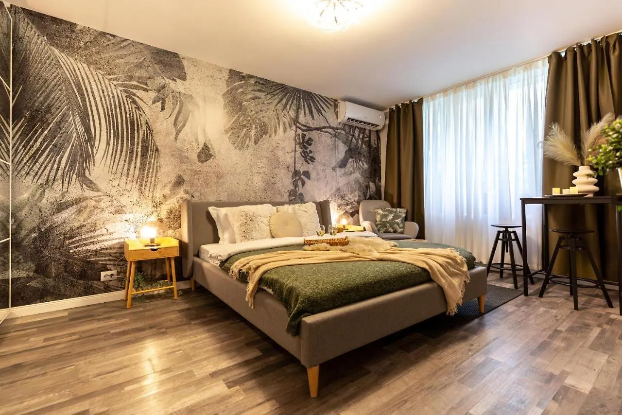 Charming Studio With Parking - The Perfect Getaway location