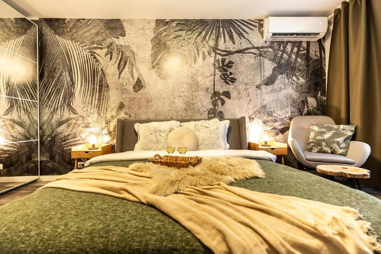 דירה בוקרשט Charming Studio With Parking - The Perfect Getaway רומניה